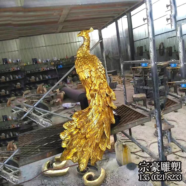 噴金孔雀不銹鋼仿真動(dòng)物雕塑